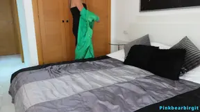 Disappointed MILF Arrived From Nightclub Alone and All She Had Was Her Satisfyer