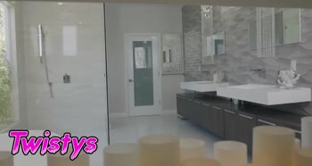 Shyla Jennings & Veronica Kirei Sizzling Shower Seduction