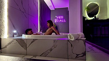 Behind the scenes in the motel jacuzzi. Masturbation and sex
