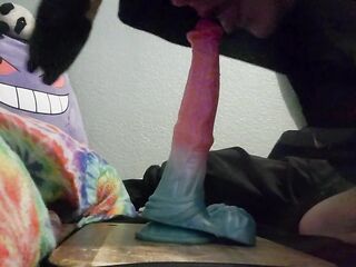 Umbreon Femboy deepthroats horse sextoy