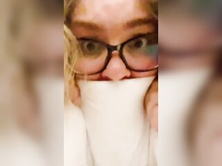 SHY NERDY COLLEGE BEAUTY FILMING HERSELF WHILE BBC STRETCHING HER TIGHT TWAT AND RECTAL HOLE