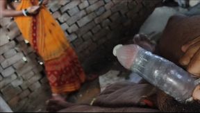 Desi Indian bhabhi ko bhaiya ne first time saree me gand ki chudai kiya chupke se devar madarchod  video bana ke viral hindi aud