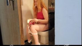 Voyeur - Catch smoking in toilet