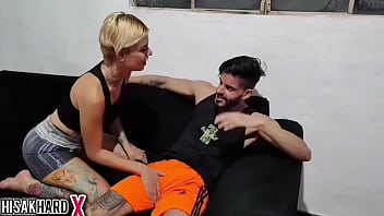 Meu padrasto foi ao mercado e eu comi minha meia irm&atilde_ 2/9