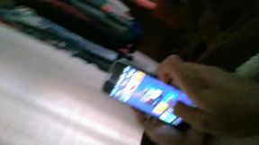 Las tetas de mi novia mientras juega