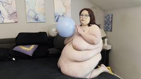 Celia Does Some Balloon Popping - MOV