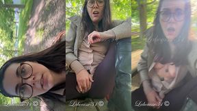 en pantalon troue entre les jambes je me promene et me branle en public