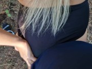 Wyruchany króliczek w lesie