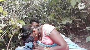 Whore Usha Bhabhi Called Her Boyfriend in the Jungle and Had Great Sex.