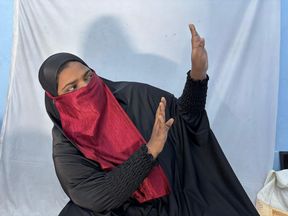 Desi Hijab Big Milk Sales Girl Leashed