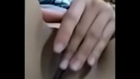 Novinha se masturbando