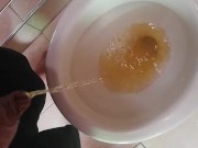 Orino su cara me la follo en el baño publico