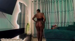 She Takes a Big Dick Comfortably