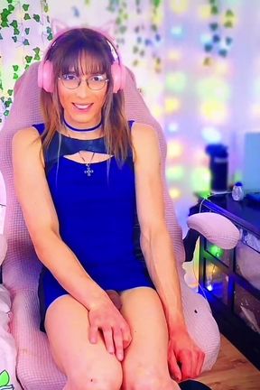 Cute Trans Girl Sooo Muscular