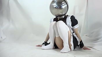 A girl with a metal mask on her head and can&#039_t see anything