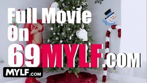 Brunette-MILF '_s Christmas Morning Horny Fuck