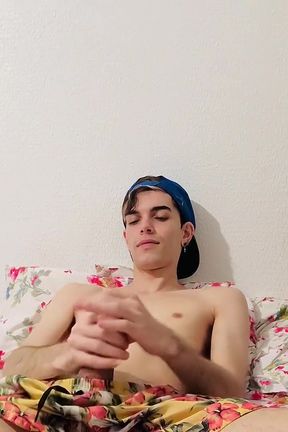 Freeballing Boy Squirts Big