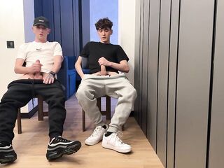 2 boys stroking uncut cock and cum