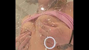 SPRUZZO LATTE DALLE TETTE