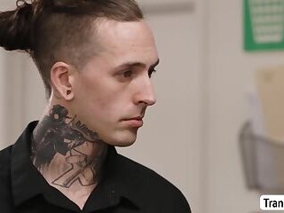 TS Casey loves sucking a bigcock