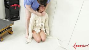 ”Crazy inmate bitch gets butt screwed”