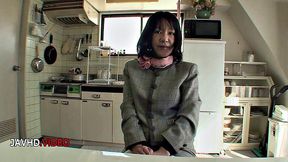 Kiyoe Majima's Playtime: Vibrator Action on Her Hairy Pussy