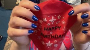 Val-looner-blow-big-balloon-and-xxl-condom