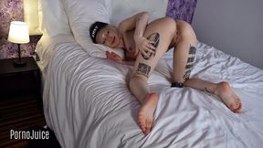 pornojuice - update #1 - i just got swatted by bbc slideshow starring electra - sep 02, 2025