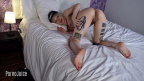pornojuice - update #1 - i just got swatted by bbc slideshow starring electra - sep 02, 2025