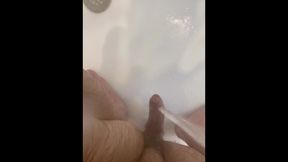 Using The ShowerHead To Spunk Handsfree