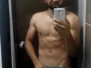 Masturbación en el baño