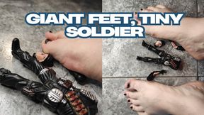 Molly Giantess destroys little soldier