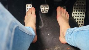 Barefoot Pedal Pumping & Revv (mkv)