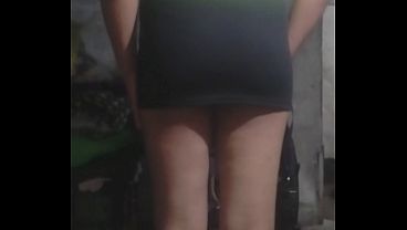 Probandome falda y tanga de mi rica vecina