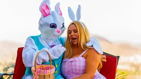 Curvy blonde MILF gets humped by the Easter bunny during backyard egg hunt gone wild