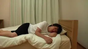 Sexy Japanese milf Kitsu Yuka reveals her fantastic body 2