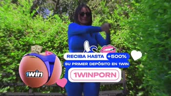 Jenifer Play's Public Park Seduction