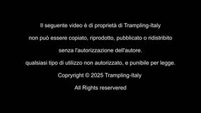 A1057 Lady Cat In massage trampling