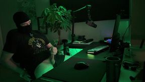 Watching your horny gamer boyfriend get off *Loud moaning and huge cumshot*