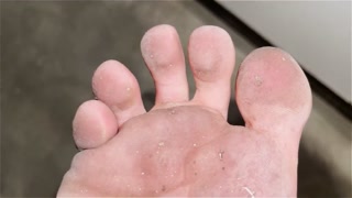 Walking Barefoot for 1 km: From Clean to Dirty Soles - POV Trekking