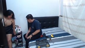 mi hermanastra inocente se folla a su maestro y se deja comer su cono a cambio de clases gratis y de graduarse