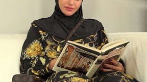 ”Sweet female in hijab tried on salesman's meat instead of new clothes”