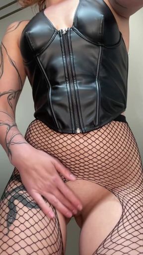 Amateur with big tits shows off her round ass