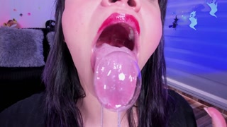 Lila Jordan sucks her hand and she plays with saliva