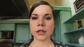 European Leslie Taylor gives and receives a hard fuck in the kitchen