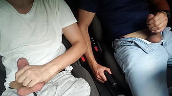 Brothers punhetando no carro