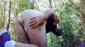 Viado dando o cu no mato