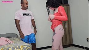 PEDIR MINHA AMIGA UM VESTIDO EMPRESTADO E QUEM VEIO TRAZER FOI O BOY DELA FIQUEI NUA NA FRENTE DELE E ELE MIM CHUPOU MUITO GOSTOSO E PEDE ELE PARA FUDER MEU CU