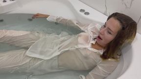 Felling in the bath while dunking