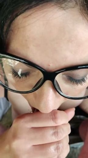 What a dumb bitch in heat looks like